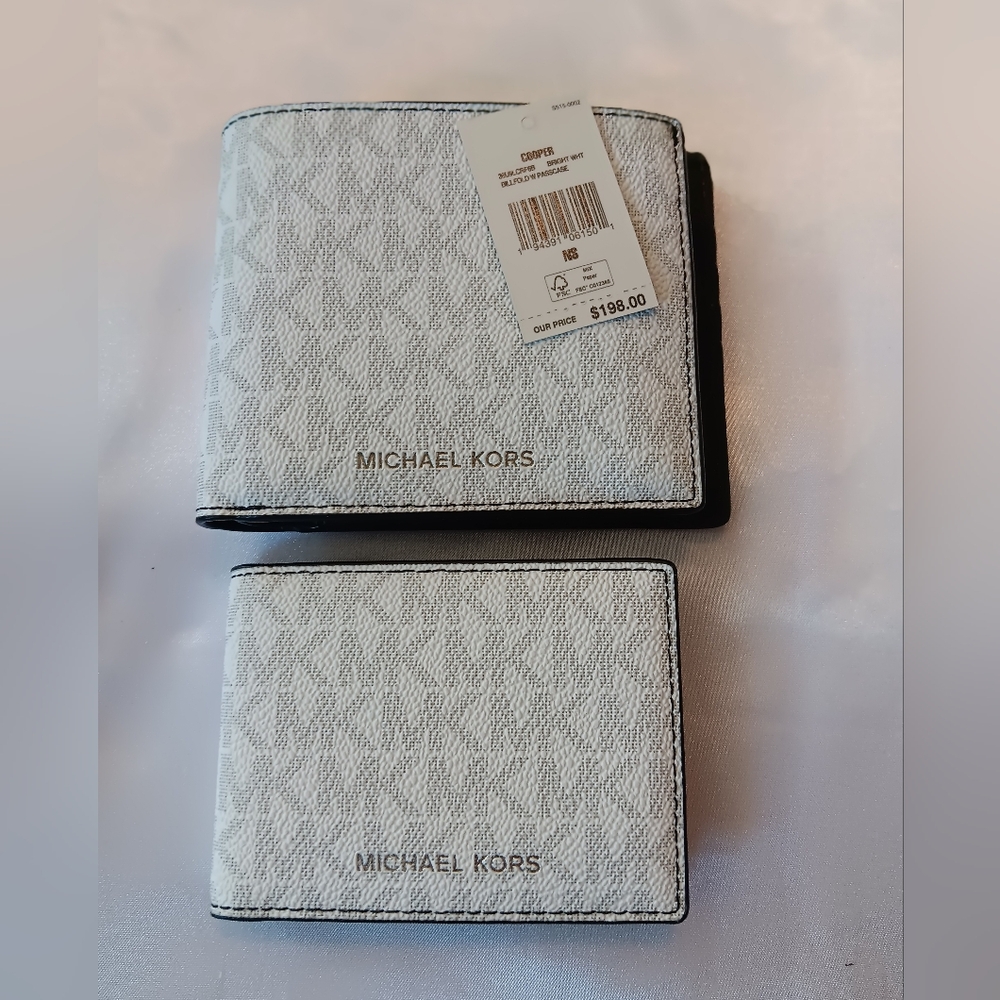 Michael Kors White and Black Wallet Set - Picture 8 of 8